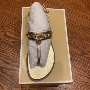 Elsa thong metallic size 8 Michael Kors